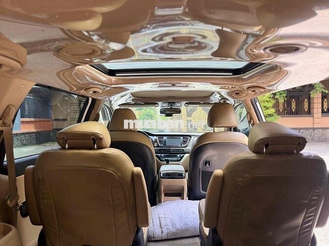 Kia Sedona 2019 Dầu Trắng 7 chỗ