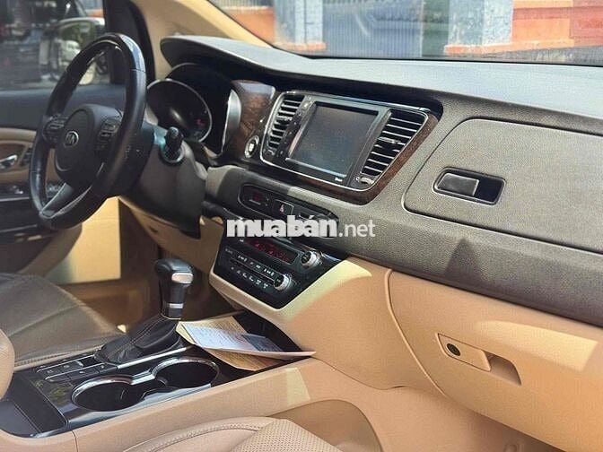 Kia Sedona 2019 Dầu Trắng 7 chỗ