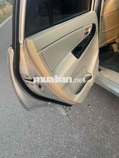 Toyota Innova E 2015 Số sàn Bạc