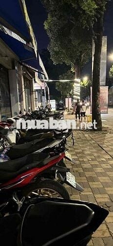 cần sang mặt bằng vị trí tốt góc 2MT 1tret 3 lầu
