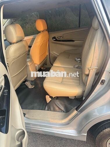 Toyota Innova E 2015 Số sàn Bạc