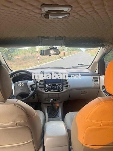 Toyota Innova E 2015 Số sàn Bạc