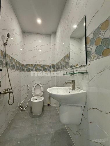 700tr sở hữu ngay nhà 1 trệt 2 lầu tại hồ Chí Minh