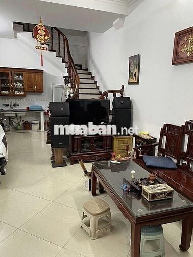 Cho thuê nhà riêng ngõ 487 Kim Ngưu - ô tô đỗ cửa - 40m2 - 5 tầng