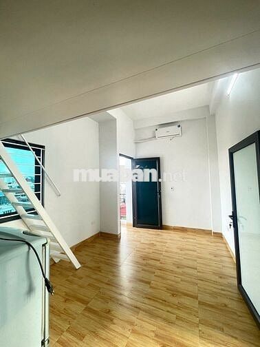 CCMN có gác xép,có ban công,có thang máy,phòng đẹp, gần Bách-Kinh Xây