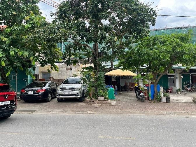 Bán Đất Mặt Tiền Đường Lớn Ven Hồ Sinh Thái Long Biên