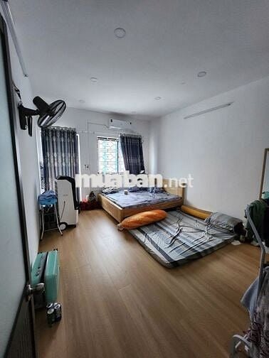 Sang mặt bằng 20 Nguyễn Hữu Cầu, Quận 1