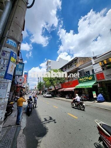 Sang mặt bằng 20 Nguyễn Hữu Cầu, Quận 1