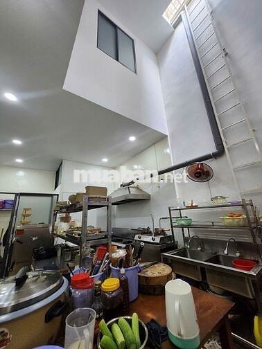 Sang mặt bằng 20 Nguyễn Hữu Cầu, Quận 1