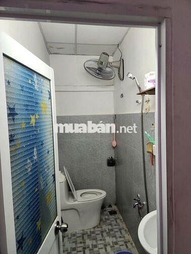 Sang mặt bằng 20 Nguyễn Hữu Cầu, Quận 1