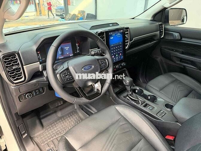 Ford Everest 2024 nhập Thái rất mới