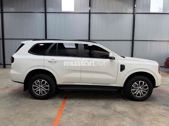 Ford Everest 2024 nhập Thái rất mới