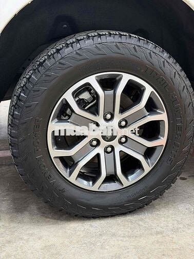 Ford Everest 2024 nhập Thái rất mới