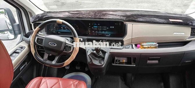 Ford Transit Dcar Limousine 2025 Trắng 30000 km