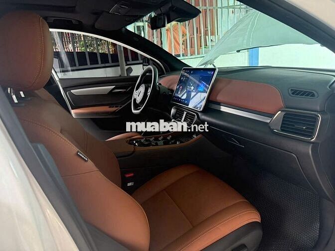 VinFast VF8 Lux Plus 2025 Trắng 16.000 km