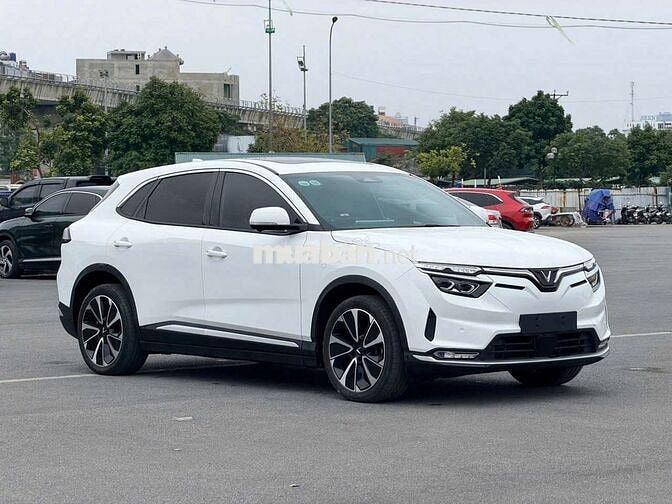 VinFast VF8 Lux Plus 2025 Trắng 16.000 km