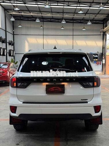 Ford Everest 2024 nhập Thái rất mới