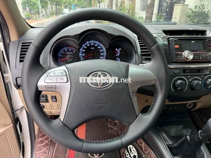 Toyota Fortuner 2016 Máy dầu Số sàn Trắng