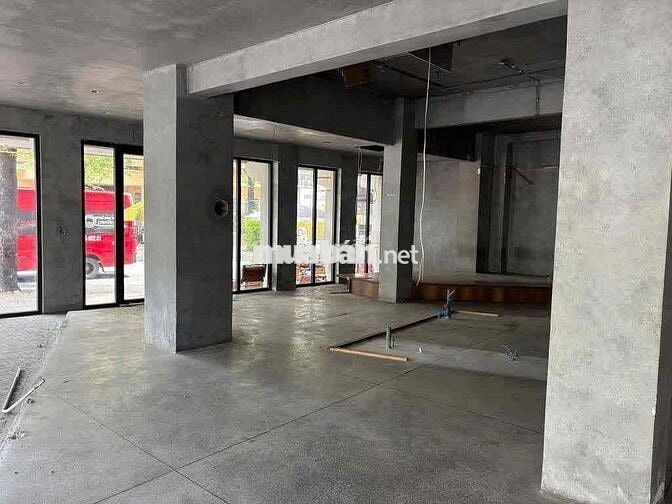 Cho Thuê Mặt Bằng Góc 2 Mặt Tiền Lý Chính Thắng – Bà Huyện Thanh Quan,