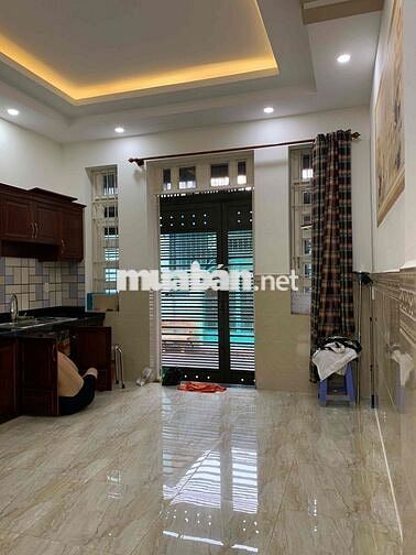 cho thuê nhà nguyên căn 2 mặt tiền hẻm 6m
