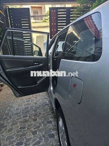 Toyota Innova 2013 Số sàn Bạc 7 chỗ