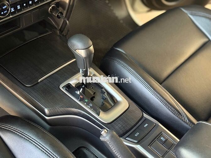 Fortuner 2.7V 2025 -  Tiết kiệm hơn 300tr xe mới