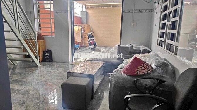 Nhà Chánh Mỹ mỹ hảo 1 có 3 phòng ngủ full nội thất sân ô tô, thủ dầu