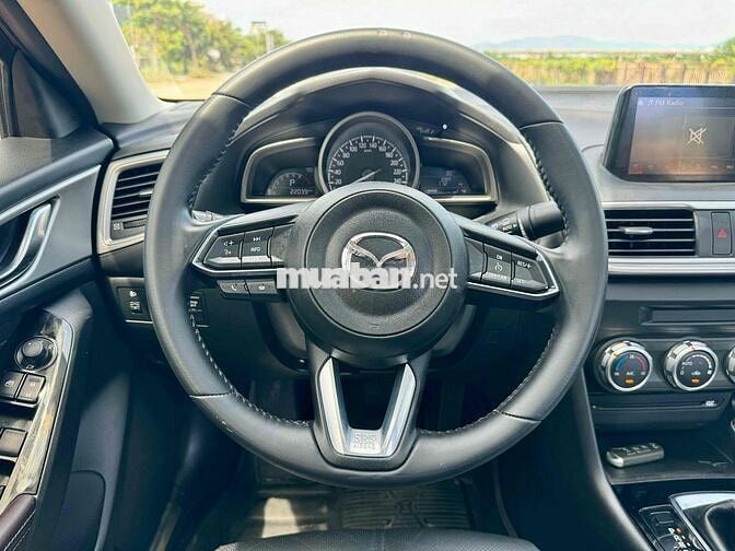 Mazda 3 1.5L Facelift 2017 Đỏ 22000 km