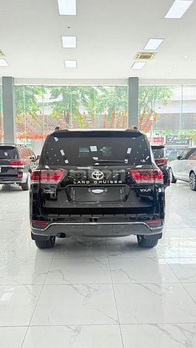Bán Land Cruiser LC300 sản xuất 2024, sơn Zin 100%.