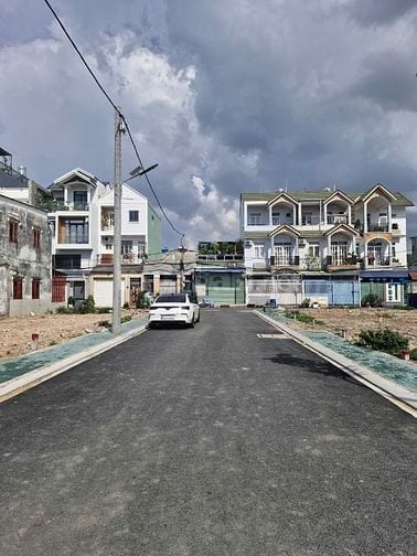 đất phân lô 50 nền ngay cầu vượt ngã tư ga đường Thạnh Lộc 27, sát gy