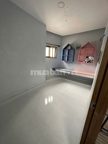 Cho thuê chung cư giá rẻ quận Phú Nhuận, căn góc 100m2
