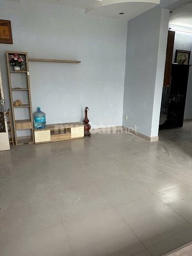 Cho thuê chung cư giá rẻ quận Phú Nhuận, căn góc 100m2