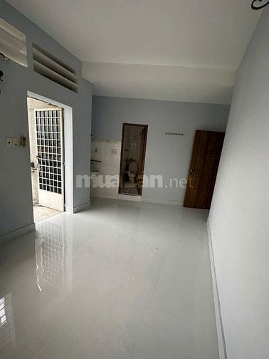 Cho thuê chung cư giá rẻ quận Phú Nhuận, căn góc 100m2