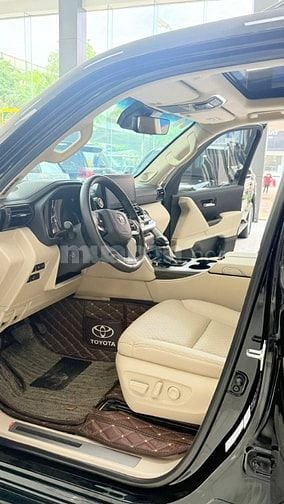 Bán Land Cruiser LC300 sản xuất 2024, sơn Zin 100%.