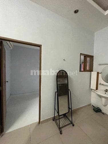 Cho thuê chung cư giá rẻ quận Phú Nhuận, căn góc 100m2