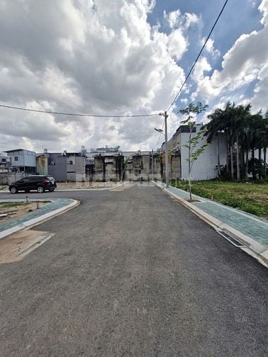 đất phân lô 50 nền ngay cầu vượt ngã tư ga đường Thạnh Lộc 27, sát gy