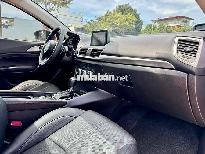 Mazda 3 1.5L Facelift 2017 Đỏ 22000 km
