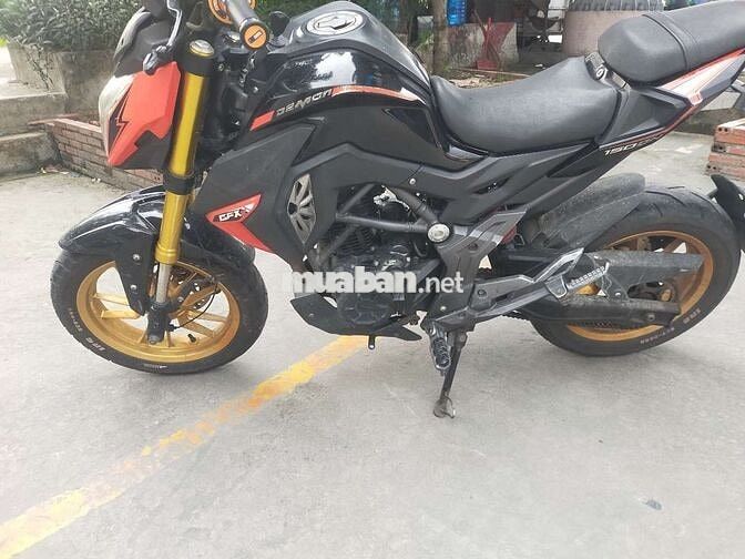 Xe mô tô thể thao 150cc Đen Cam
