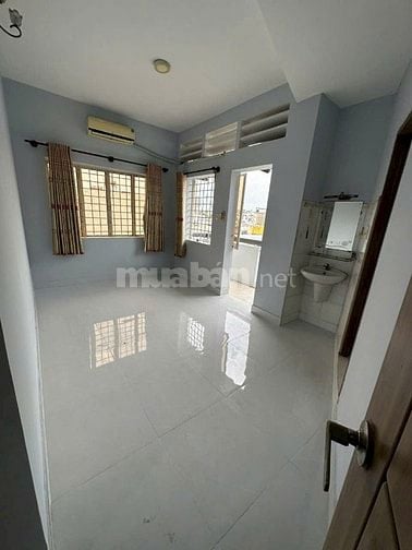 Cho thuê chung cư giá rẻ quận Phú Nhuận, căn góc 100m2
