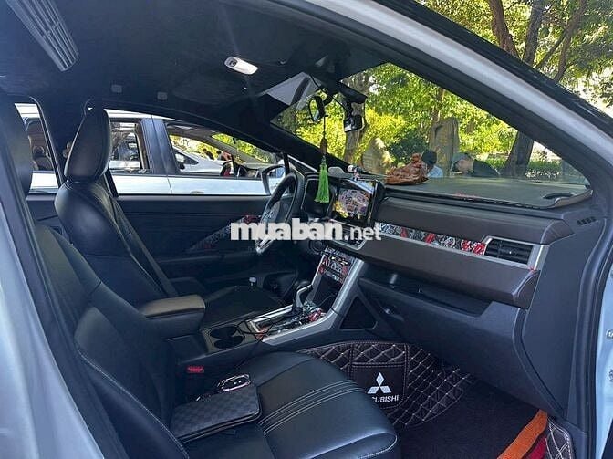 Mitsubishi Xpander 7 chỗ Trắng