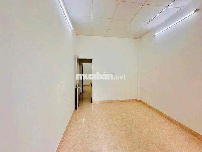 Cho thuê nhà nguyên căn hẻm xe hơi. 2pn2wc HOÀNG HOA THÁM P5, BT