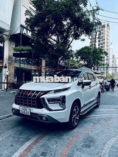 Mitsubishi Xpander 7 chỗ Trắng