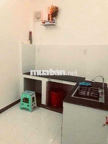 Cho thuê nhà nguyên căn hẻm xe hơi. 2pn2wc HOÀNG HOA THÁM P5, BT