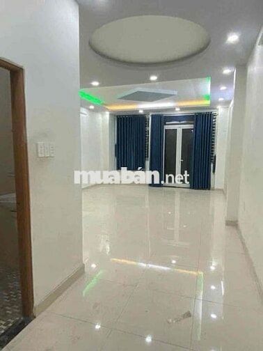 Phòng siêu rộng thoáng mát có bancol 3tr5