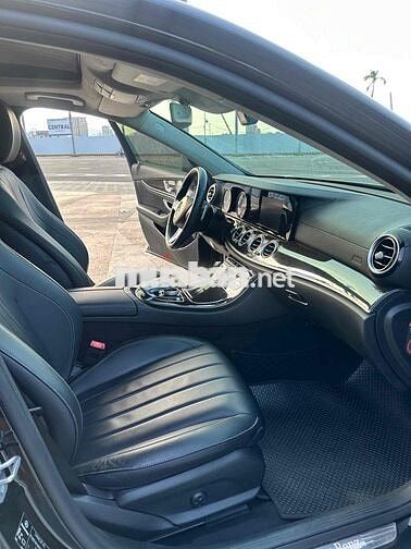 Mercedes-Benz E 250 2017 Đen 26000 mi