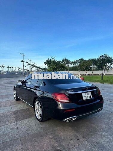 Mercedes-Benz E 250 2017 Đen 26000 mi