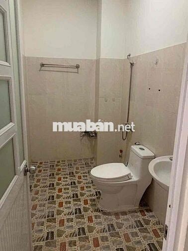 Phòng siêu rộng thoáng mát có bancol 3tr5