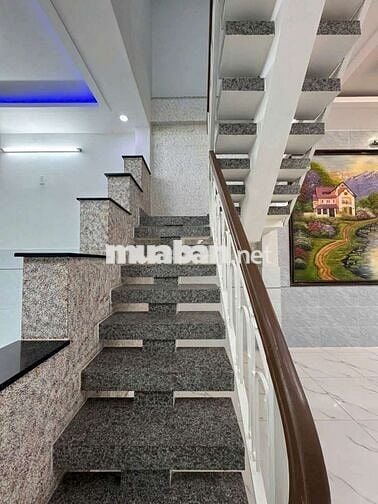 CHO THUÊ NHÀ 3PN 3WC CÁCH 20M LÀ MẶT TIỀN LÊ VĂN THỌ P11 GÒ VẤP