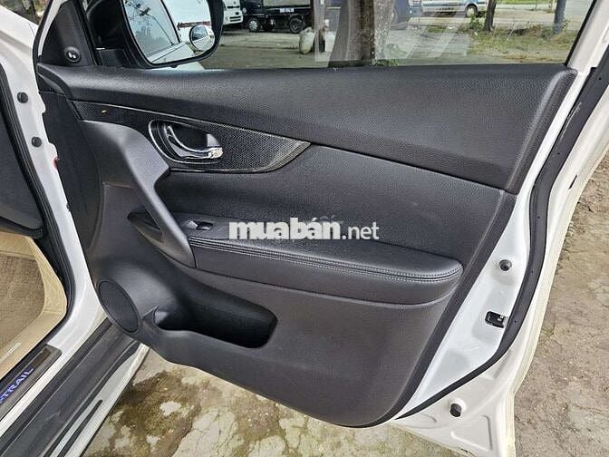 Nissan X-trail SL Premium 2018 Trắng 8 vạn Tự động