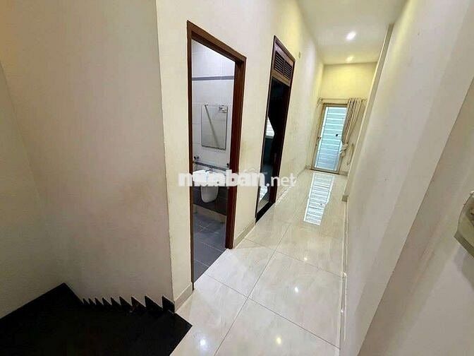 Siêu phẩm nguyên căn 5x20 có sân